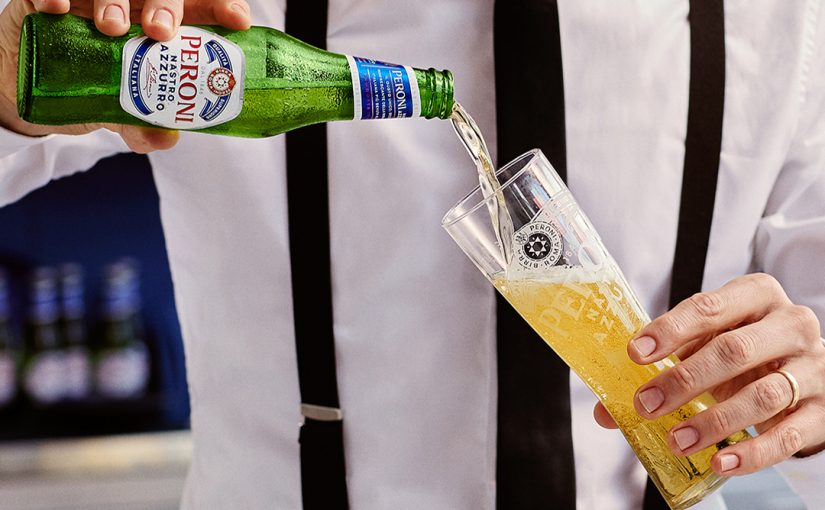 PERONI NASTRO AZZURRO ÎȘI LANSEAZĂ NOUA IDENTITATE VIZUALĂ,   LA 14 ANI DUPĂ LANSAREA ÎN ROMÂNIA