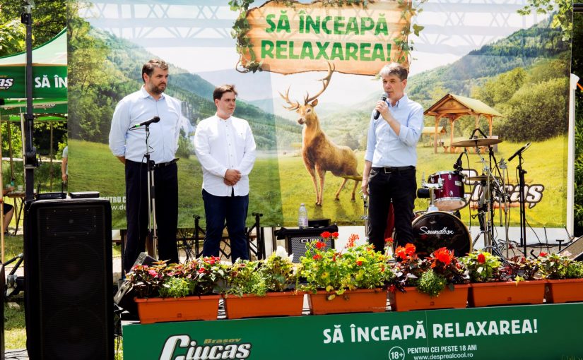 Ciucaș inaugurează în Brașov primul loc de relaxare din țară și îi readuce pe români în mijlocul naturii
